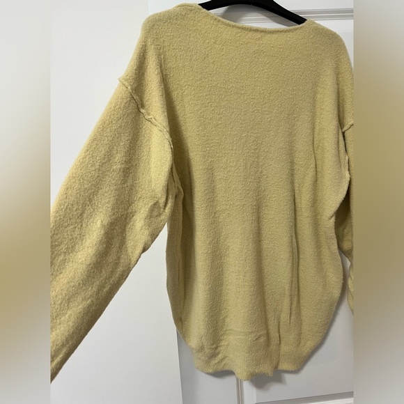 Aritzia wilfred free sweater - Picture 2 of 2